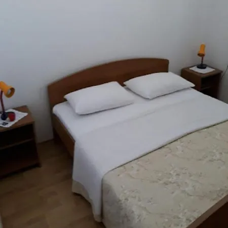 Amalija - 50m Close To The Sea Apartman Rogoznica