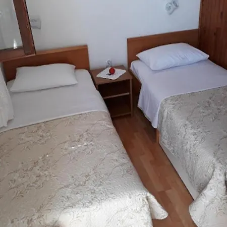 Apartment Amalija *
