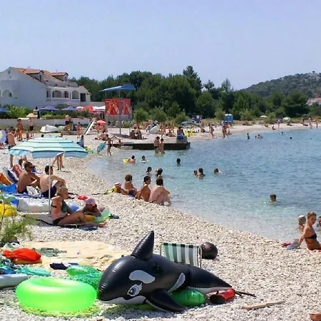Amalija - 50m Close To The Sea Apartman *